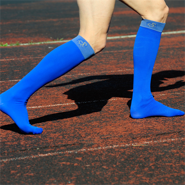 Sport kompressionsstrumpor med mikromassage för Dam och Herr flera färger från SOLIDEA